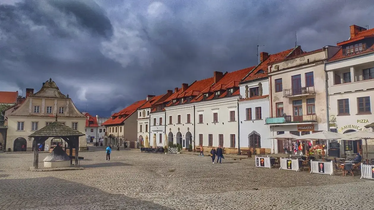 Kazimierz Dolny: Przewodnik po Perle Renesansu i Mieście Artystów